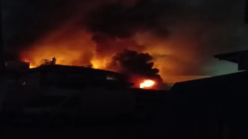 Adana'da bir iş yerinde yangın çıktı