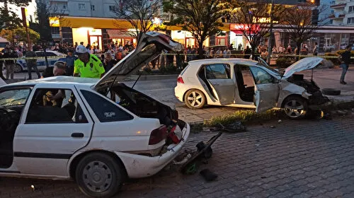 Ankara'da Feci Kaza: 5 Yaralı! Otomobiller Çarpıştı