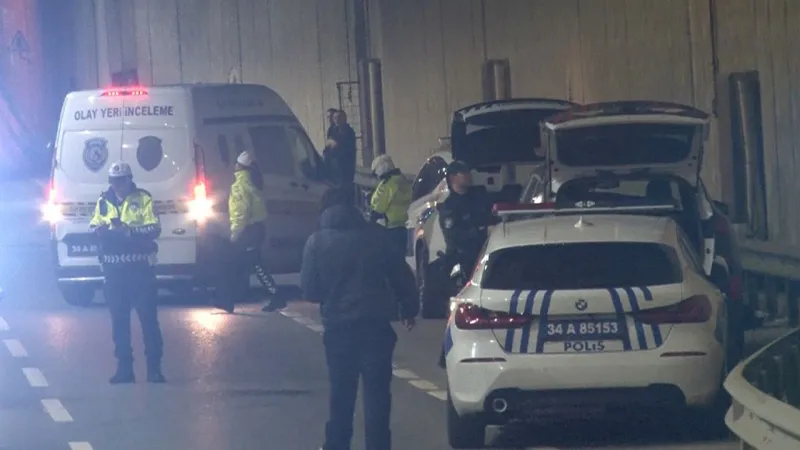 Beşiktaş'ta alt geçitte kontrolden çıkan motosiklet kaza yaptı