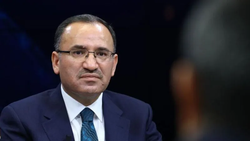 Bozdağ’dan Özgür Özel’e net mesaj: “Sandığı kaldıracak demek, büyük bir iftiradır”