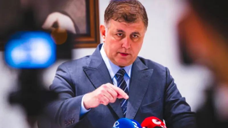 Cemil Tugay hakkındaki istifa iddialarına son noktayı koydu