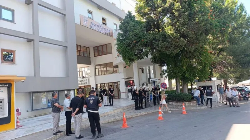 CHP'li Manavgat Belediyesi'ne operasyon: 35 kişi tutuklandı