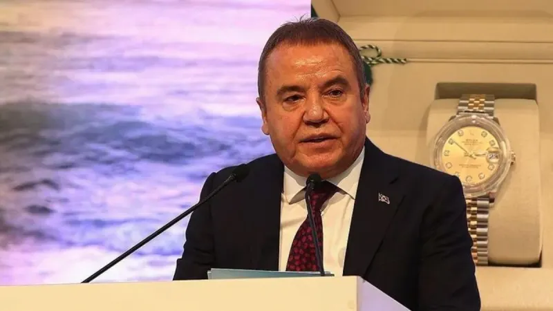 CHP'li Muhittin Böcek'ten yasak aşkına lüks hediyeler!