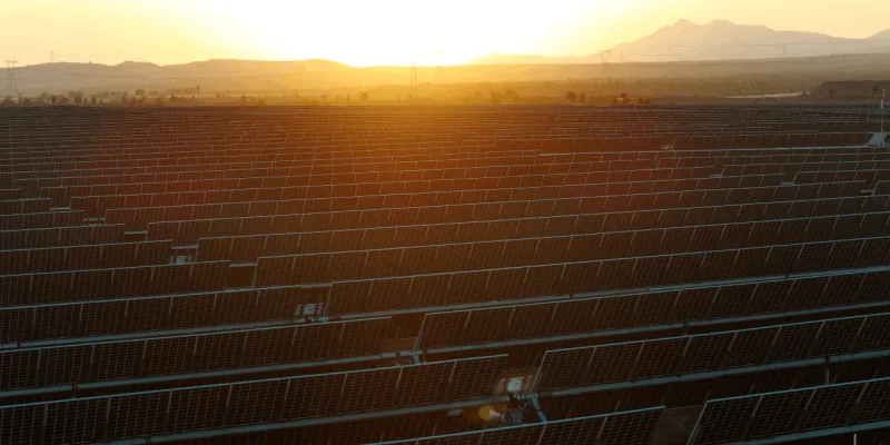 Çorak araziye güneş doğdu: Hatay'da yılda 250 milyon kWh elektrik üretecek dev santral