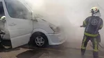 Denizli’de seyir halindeki işçi servisi alev aldı