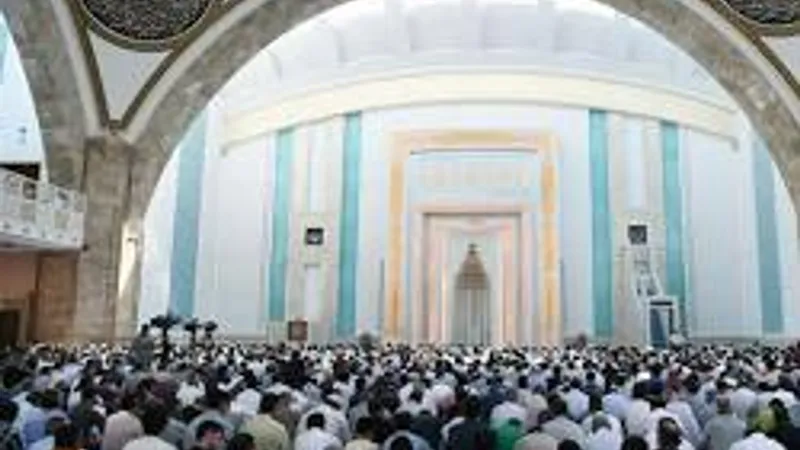 Diyanet'in cuma hutbesi: Çıplaklık ve teşhircilik, hayatın bir parçasıymış gibi lanse edilmemeli