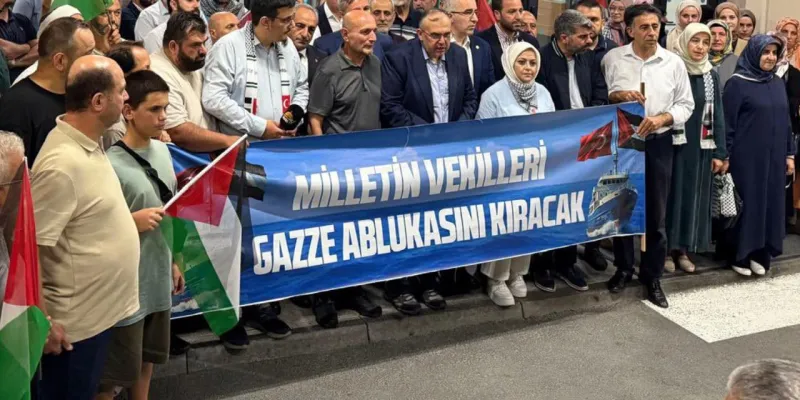 Dört Türk milletvekili Gazze'ye gidiyor! İsrail'in soykırımına karşı Sumud Filosu yola çıktı