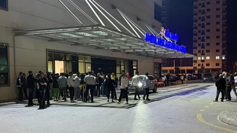 Tarsus'ta Düğün Önünde Kanlı Kavga! 5 Yaralı, Şok Detaylar!