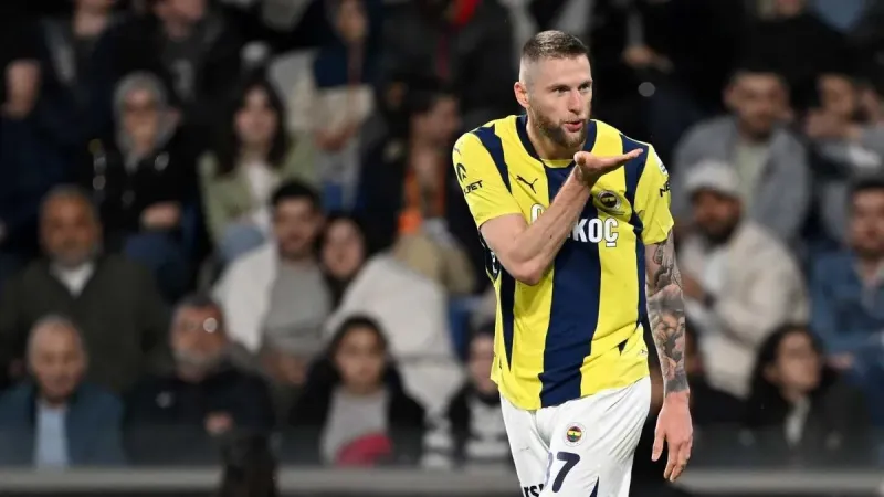 Fenerbahçe'de gövde gösterisi başlıyor! 3 isim açıklanacak