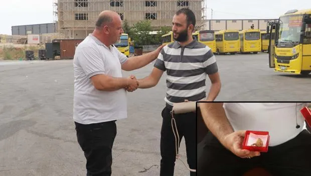 Gaziantep'te otobüs şoföründen örnek davranış: Altın ve para dolu çantayı sahibine ulaştırdı