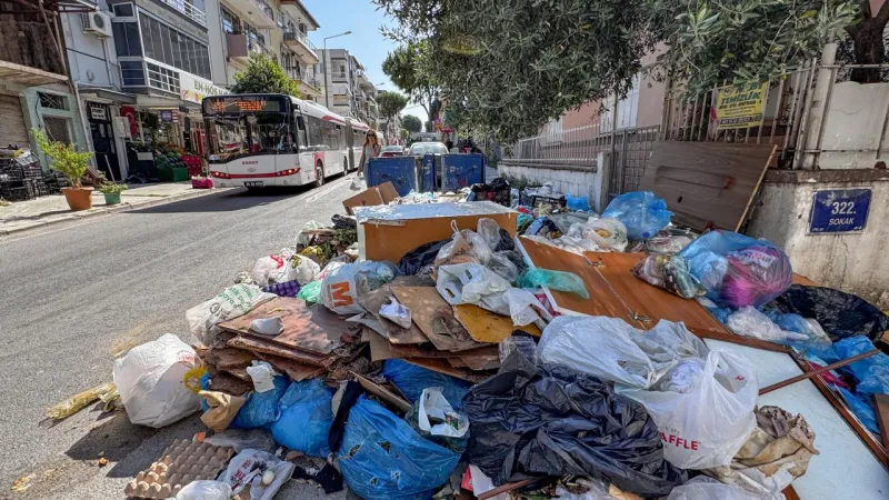 İzmir'de Çöp Krizi: Buca Kokudan Geçilmiyor!