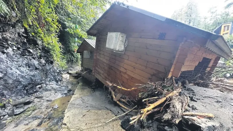 Karadeniz'de Sel Kabusu! Ayder Yaylası'nda Bungalovlar Sulara Gömüldü