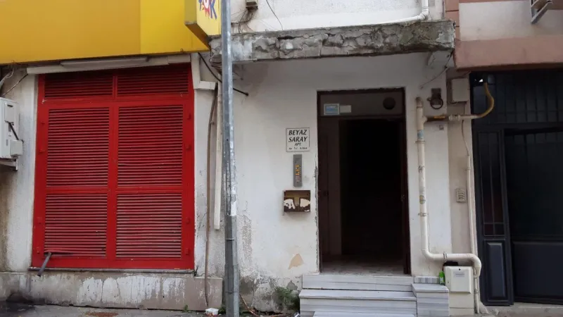 Kocaeli'de Korkutan Çatlak! Bina Neden Boşaltıldı?