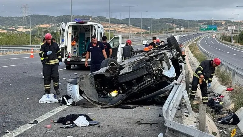 Kuzey Marmara Otoyolu'nda takla atan otomobildeki anne öldü, eşi ve 3 çocuğu yaralandı