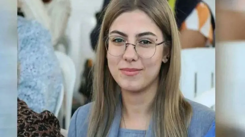 CHP'den Esila Ayık için tutuksuz yargılama başvurusu