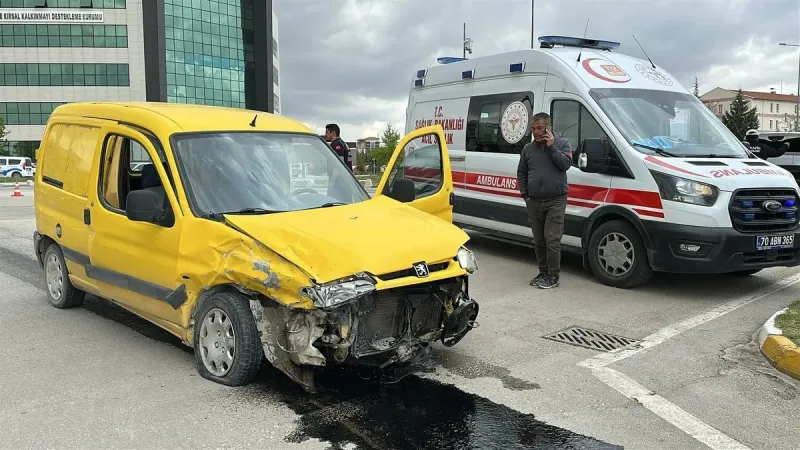 Karaman’da kavşakta kaza: 2 kişi yaralandı
