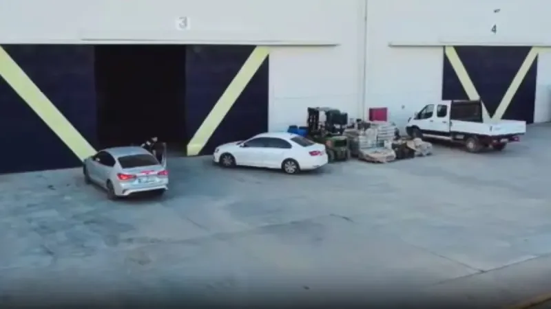 Mersin’de alkol imalathanesine baskın: 3 gözaltı