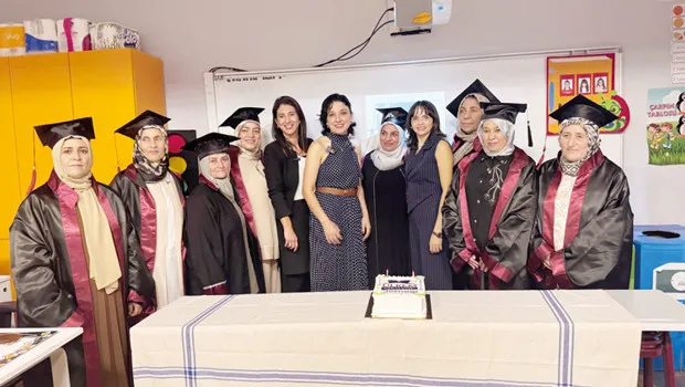 "Okumaz" Dediler, Onlar Kep Fırlattı! İşte Altın Kızların Hikayesi