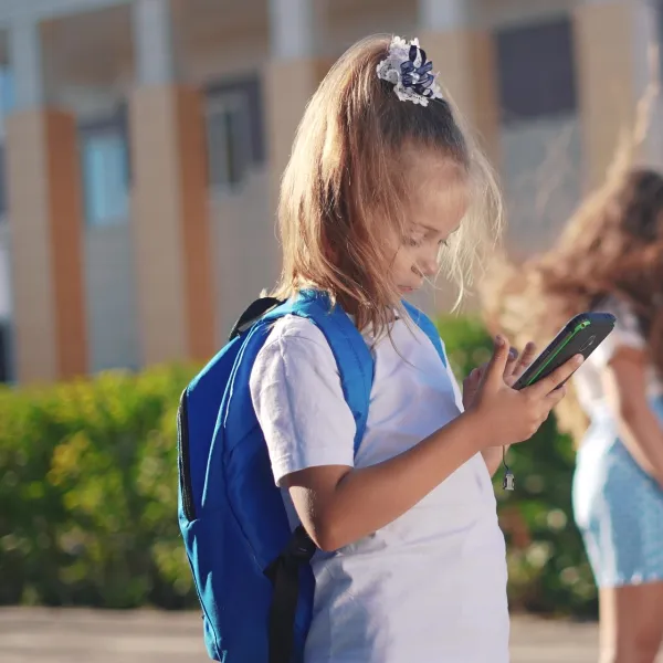 Sosyal Medya Çocukların Beynini Mi Çürütüyor? Şok Eden Araştırma!