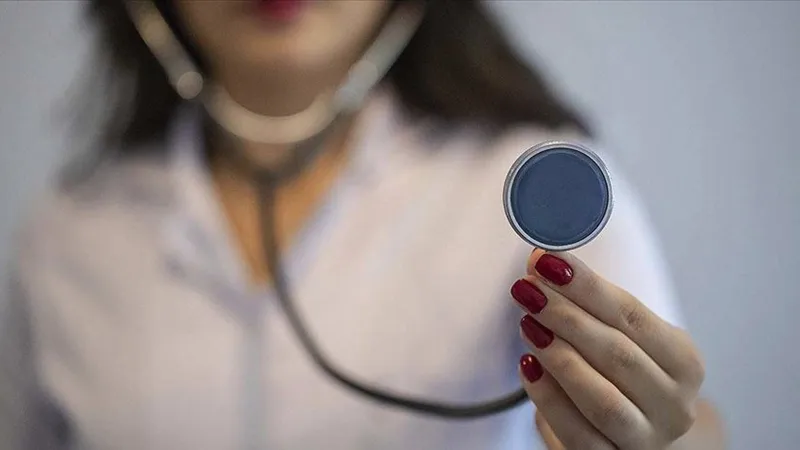 ‘Sosyal medya doktorları’na yeni düzenleme: Suç duyurusunda bulunulacak