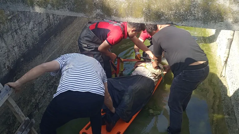 Sulama kanalına düştü, itfaiye kurtardı