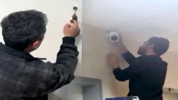 Üniversitede Gizli Kamera Şoku! Profesörün Başı Fena Yandı!